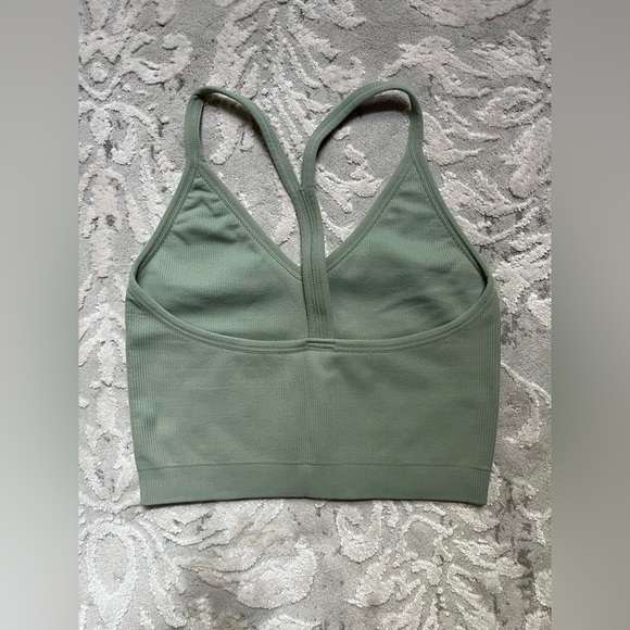 Sculptflex Ribbed V Bra in colour Matcha green - Picture 3 of 3